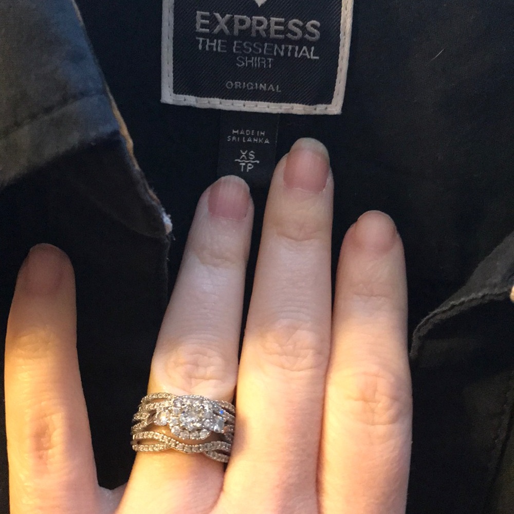 Express - The essential shirt